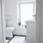 2 - Komfort & Guenstig Apartament