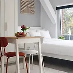 2 - Komfort & Guenstig * Berlin